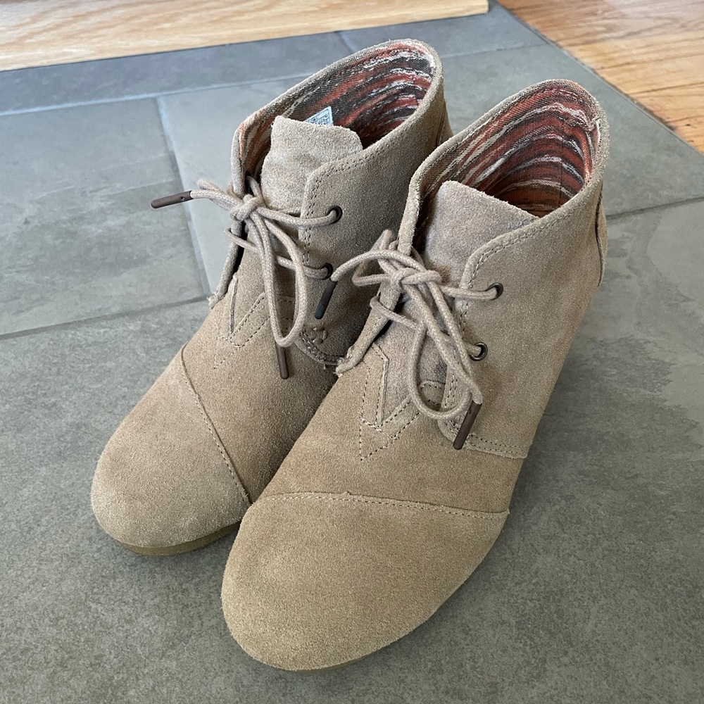 TOMS Lace-up Suede Wedges